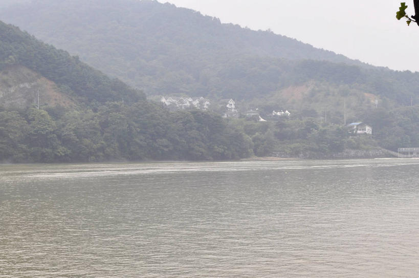 无人,横图,室外,白天,正面,旅游,度假,岛屿,河流,美景,森林,树林,水,植物,春川,南怡岛,韩国,亚洲,波纹,岛,河水,景观,水流,涟漪,娱乐,树,树木,绿色,倒影,水纹,天空,自然,波浪,天,享受,休闲,景色,放松,茂密,茂盛,生长,成长,倒映,自然风光,东亚,水晕,大韩民国,江原道,春川市,汉江,反照,列岛,群岛,诸岛,彩图,道,shslj1,北汉江