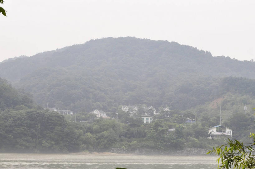 无人,横图,室外,白天,正面,旅游,度假,岛屿,河流,美景,森林,树林,水,植物,春川,南怡岛,韩国,亚洲,波纹,岛,河水,景观,水流,涟漪,娱乐,树,树木,绿色,倒影,水纹,天空,自然,波浪,天,享受,休闲,景色,放松,茂密,茂盛,生长,成长,倒映,自然风光,东亚,水晕,大韩民国,江原道,春川市,汉江,反照,列岛,群岛,诸岛,彩图,道,shslj1,北汉江