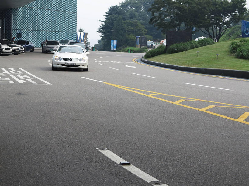 无人,横图,室外,白天,正面,度假,草地,草坪,美景,植物,城市风光,城市,道路,路,公路,汽车,首尔,汉城,韩国,亚洲,景观,分界线,停车线,交通,首都,娱乐,车,草,树,树木,绿色,天空,自然,交通工具,轿车,天,驾驶,行驶,享受,休闲,景色,放松,生长,成长,车行道,车行道分界线,操纵,控制,载具,标线,驾车,东亚,操控,车行线,把持,大韩民国,首尔市,首尔特别市,特别市,马路,彩图,shslj1,广津区,华克山庄