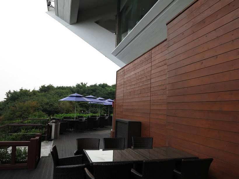 无人,餐厅,横图,室外,白天,正面,度假,美景,树林,植物,餐桌,桌子,城市风光,城市,椅子,首尔,汉城,韩国,亚洲,一排,许多,整齐,并列,并排,墙,景观,褐色,首都,很多,娱乐,墙壁,墙面,树,树木,排列,绿色,天空,自然,天,享受,休闲,景色,放松,生长,成长,餐台,队列,平行,东亚,大韩民国,首尔市,首尔特别市,特别市,彩图,餐馆,饭店,饭馆,shslj1,广津区,华克山庄,披萨店