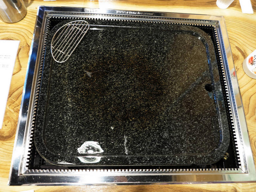 无人,餐厅,横图,俯视,室内,特写,白天,烹饪,餐桌,桌子,静物,厨具,餐台,电磁炉,烹饪用具,烹调用具,烹调,彩图,高角度拍摄,餐馆,饭店,饭馆,电磁灶,火锅炉,shslj1