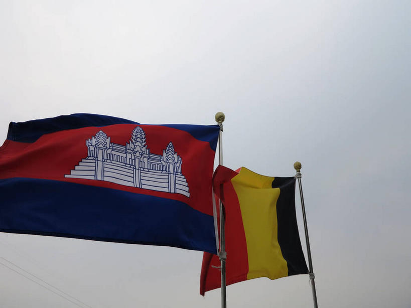 无人,横图,室外,特写,白天,仰视,旗帜,春川,南怡岛,韩国,亚洲,两面,飘扬,旗子,蓝色,蓝天,天空,天,飘逸,飞扬,东亚,旌旗,旗号,大韩民国,江原道,春川市,彩图,低角度拍摄,道,shslj1