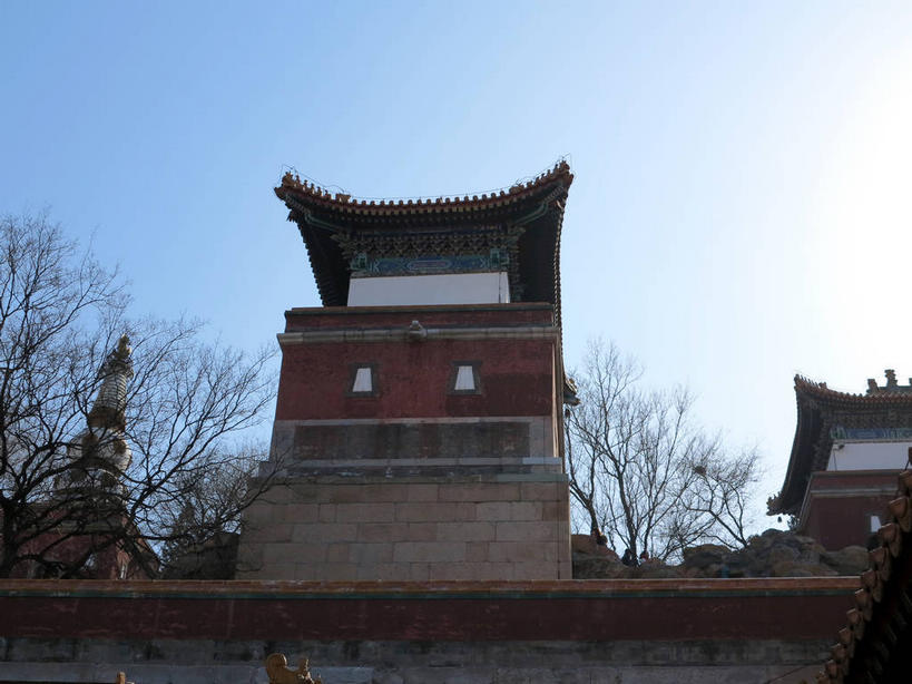 无人,颐和园,宫殿,横图,室外,白天,仰视,旅游,度假,名胜古迹,树林,植物,标志建筑,地标,建筑,北京,中国,亚洲,阴影,遗迹,光线,瓦片,影子,墙,屋檐,塔,首都,古迹,文物,娱乐,建设,古建筑,宝塔,檐,佛塔,墙壁,墙面,树,树木,红色,蓝色,绿色,蓝天,天空,阳光,自然,天,享受,休闲,旅游胜地,放松,生长,晴朗,成长,宫廷,权利,古文明,东亚,海淀区,万里无云,中华人民共和国,北京市,京,北平,华北地区,皇家园林,王宫,浮图,浮屠,清漪园,晴空,晴空万里,彩图,低角度拍摄,皇宫,塔婆,浮图塔,浮头,佛图,shslj1,四大部洲,颐和园四大部洲