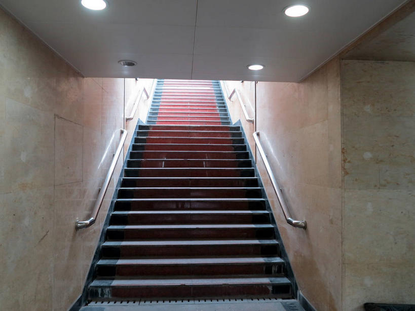 无人,栏杆,横图,室内,白天,仰视,度假,美景,楼梯,天花板,城市风光,城市,照明,上海,中国,亚洲,隧道,扶手,阶梯,墙,景观,灯光,娱乐,护栏,顶灯,墙壁,墙面,台阶,灯,灯具,享受,休闲,吸顶灯,景色,放松,照亮,申,照明设备,地道,东亚,普陀区,上海市,中华人民共和国,沪,华东地区,彩图,低角度拍摄,shslj1,铜川路,铜川路地道