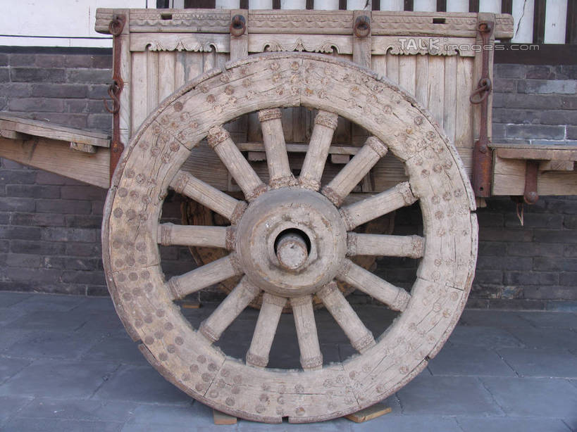 无人,家,横图,室外,白天,正面,石头,木制,圆形,石子,图形,推车,圆,房屋,墙,屋子,几何,楼房,墙壁,墙面,住宅,车,轮胎,木制品,手推车,交通工具,货车,小推车,数学,载具,搬运车,石块,彩图,房子,几何图形,平面图形,平板车,手拉车,shtjw1