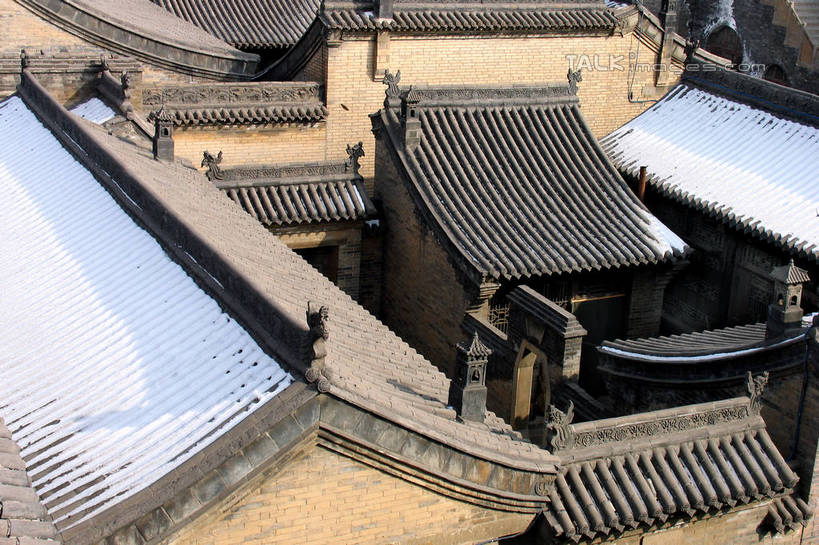 无人,家,横图,俯视,室外,白天,旅游,度假,名胜古迹,雪,大雪,标志建筑,地标,建筑,中国,亚洲,阴影,遗迹,光线,瓦片,影子,房屋,屋顶,屋子,积雪,雪景,冬季,冬天,顶棚,瓦,古迹,文物,娱乐,建设,古建筑,楼房,住宅,阳光,享受,休闲,旅游胜地,放松,寒冷,建造,古文明,东亚,屋瓦,山西,山西省,王家大院,中华人民共和国,华北地区,严寒,晋,晋中,晋中市,彩图,高角度拍摄,房子,灵石县,灵石,静升镇,shtjw1