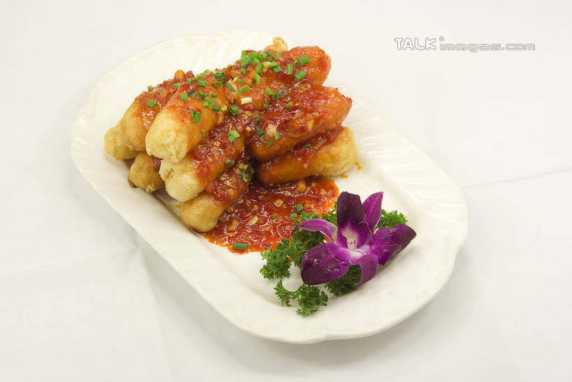 点心,无人,横图,俯视,室内,特写,白天,蔬菜,餐具,阴影,灰色背景,新鲜,盛开,反射,碟子,盘,影子,葱,青葱,调料,酱料,酱汁,茄汁,佐料,料理,食品,面点,调味品,调味料,花蕾,番茄酱,酱,春卷,丝娃娃,素春卷,美食,花,花瓣,花朵,鲜花,食物,盘子,碟,花苞,花蕊,中式,摄影,有机食品,绿色食品,影棚,高雅,薄饼,春饼,淡泊,花中君子,兰花,彩图,高角度拍摄,影棚拍摄,拍摄,shwf1