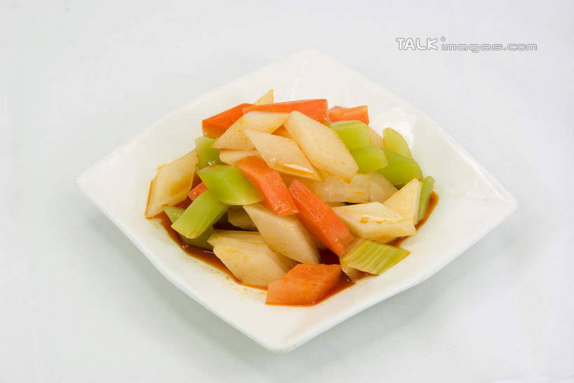 无人,横图,俯视,室内,特写,白天,烹饪,中餐,萝卜,胡萝卜,蔬菜,餐具,阴影,灰色背景,新鲜,反射,碟子,盘,影子,莴苣,莴笋,料理,食品,泡酸菜,四川泡菜,菜肴,美食,食物,盘子,碟,中式,摄影,佳肴,有机食品,绿色食品,影棚,川菜,黄萝卜,番萝卜,香笋,千金菜,四川菜,红萝卜,甘荀,彩图,高角度拍摄,影棚拍摄,拍摄,丁香萝卜,胡芦菔金,金笋,shwf1