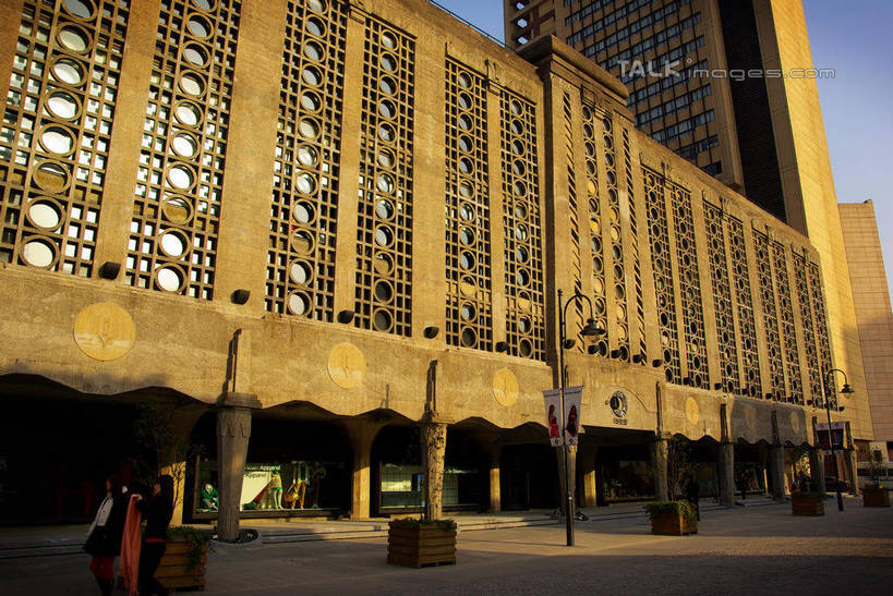 无人,工厂,横图,室外,白天,仰视,旅游,度假,窗户,标志建筑,地标,建筑,上海,中国,亚洲,阴影,光线,影子,娱乐,建设,虹口区,玻璃窗,蓝色,蓝天,天空,阳光,天,享受,休闲,旅游胜地,放松,1934创意园,晴朗,申,东亚,上海市,万里无云,中华人民共和国,沪,华东地区,晴空,晴空万里,彩图,低角度拍摄,工地,制造厂,上海1933,1933老场房,shwf1