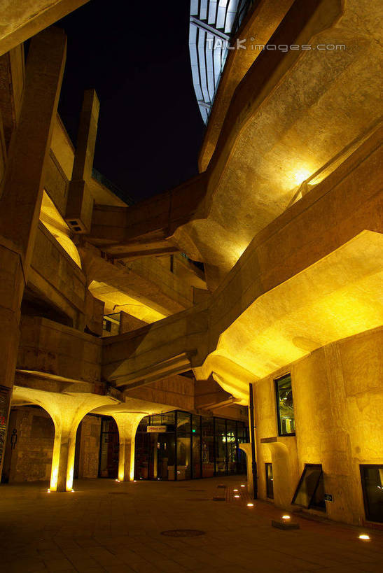 无人,工厂,栏杆,竖图,室内,白天,仰视,旅游,度假,楼梯,标志建筑,地标,建筑,照明,上海,中国,亚洲,阴影,光线,扶手,影子,阶梯,走道,走廊,过道,灯光,娱乐,建设,1933创意园,虹口区,护栏,顶灯,台阶,灯,灯具,享受,休闲,旅游胜地,放松,照亮,申,照明设备,东亚,上海市,中华人民共和国,沪,华东地区,彩图,低角度拍摄,工地,制造厂,上海1933,1933老场房,shwf1