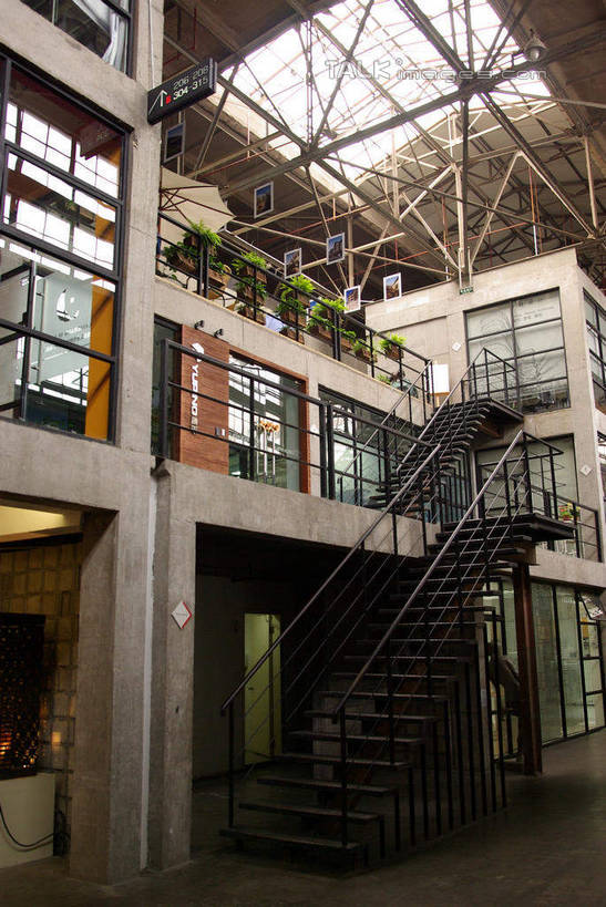 无人,商店,竖图,室内,白天,正面,度假,美景,植物,窗户,城市风光,城市,上海,中国,亚洲,盆栽,天窗,景观,盆景,娱乐,商铺,红坊,创意园,玻璃窗,绿色,自然,享受,休闲,景色,放松,生长,成长,申,东亚,长宁区,上海市,中华人民共和国,沪,华东地区,市肆,商号,彩图,店铺,红坊文化艺术社区,红坊创意园区,shwf1