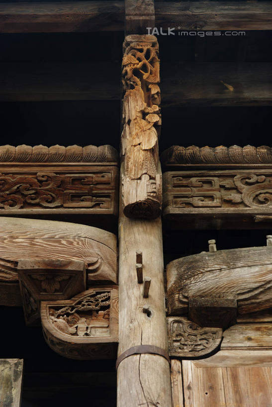 无人,家,竖图,室外,白天,仰视,旅游,度假,名胜古迹,标志建筑,地标,建筑,木雕,雕塑,中国,亚洲,遗迹,艺术,装饰,雕刻,雕像,房屋,屋子,古迹,文物,娱乐,建设,古建筑,江西,理坑,婺源,楼房,住宅,工艺品,享受,休闲,旅游胜地,放松,纪念,美术,主题,陈列,古文明,东亚,江西省,中华人民共和国,华东地区,功能,美学,赣,婺源县,上饶,上饶市,彩图,低角度拍摄,房子,沱川乡,理坑村,shwf1