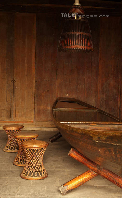 无人,公园,家,木屋,交叉,竖图,室外,白天,正面,旅游,度假,标志建筑,地标,建筑,椅子,中国,亚洲,编织,船桨,藤椅,娱乐,建设,浙江,住宅,浙江省,享受,休闲,旅游胜地,放松,杭州,西溪,交织,东亚,杭州市,中华人民共和国,华东地区,省会,浙,穿插,西湖区,彩图,茅舍,茅屋,棚屋,小木屋,小屋,西溪国家湿地公园,杭州之肺,杭州西溪国家湿地公园,shwf1