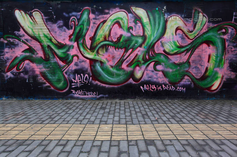 无人,横图,室外,白天,正面,抽象,旅游,度假,绘画,标志建筑,道路,地标,建筑,路,公路,上海,中国,亚洲,阴影,艺术,光线,纹路,英文,标志,彩绘,图案,文字,纹理,影子,字符,字母,墙,艺术品,交通,古典,文化,娱乐,标识,建设,莫干山路,墙壁,墙面,阳光,工艺品,品味,享受,休闲,概念,旅游胜地,放松,英文字母,美术,申,高雅,东亚,普陀区,上海市,肌理,中华人民共和国,沪,华东地区,美学,图文,马路,彩图,涂鸦,M50创意园,shwf1