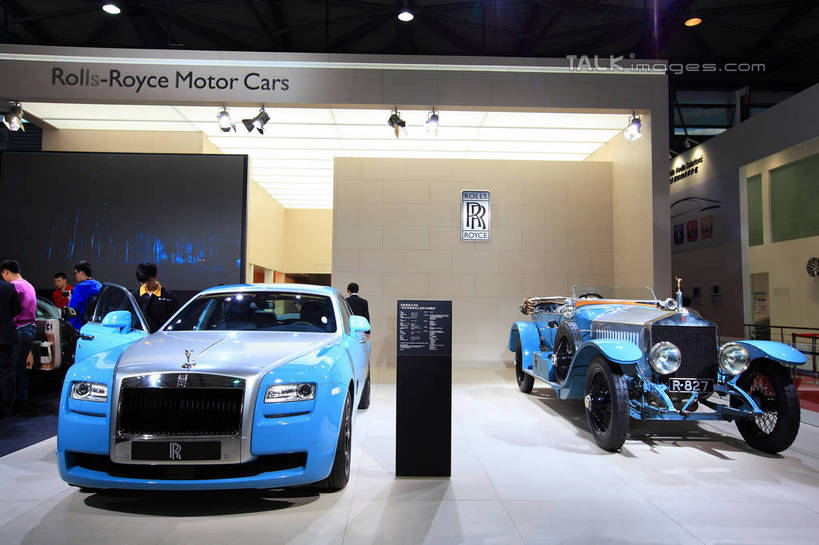 无人,横图,室内,白天,正面,汽车,古董车,上海,中国,亚洲,停靠,阴影,光线,影子,灯光,车,蓝色,交通工具,展示,展览,车展,申,停泊,载具,老爷车,东亚,闵行区,上海市,上海车展,劳斯莱斯,上海国际展览中心,中华人民共和国,沪,华东地区,彩图,劳斯莱斯银魅,虹桥经济技术开发区,汽车展览,上海虹桥经济技术开发区,2013年上海第十五届国际汽车展,2013上海车展,上海国际汽车工业展览会,shwf1
