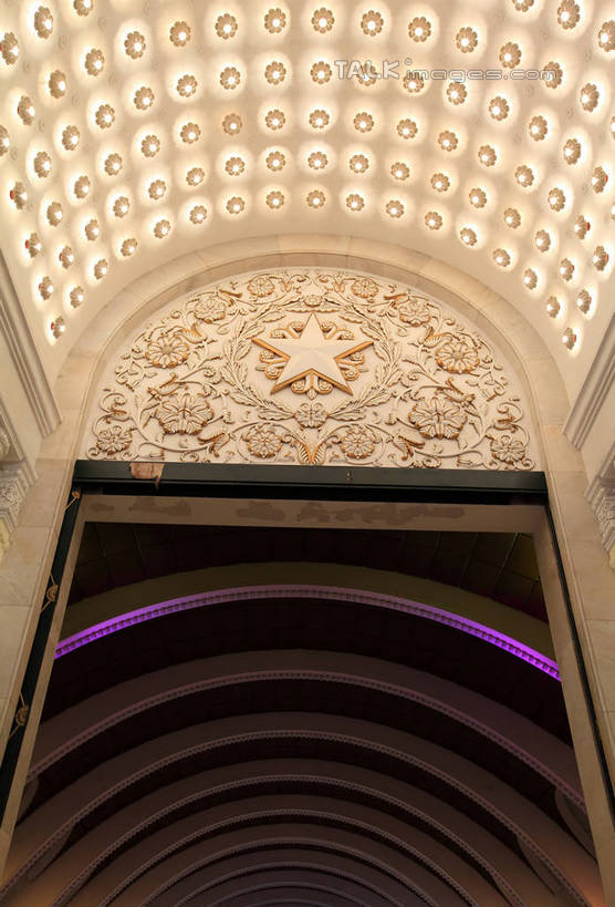 无人,竖图,室内,白天,仰视,旅游,度假,标志建筑,地标,建筑,上海,中国,亚洲,装饰,图案,墙,星星,娱乐,建设,墙壁,墙面,享受,休闲,星形,旅游胜地,放松,华丽,修饰,点缀,申,五角形,上海展览中心,东亚,静安区,上海市,中华人民共和国,沪,华东地区,衬托,美观,雅致,雅观,五角星,彩图,低角度拍摄,shwf1