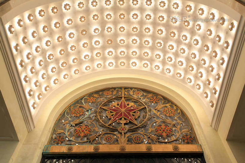 无人,横图,室内,白天,仰视,旅游,度假,标志建筑,地标,建筑,上海,中国,亚洲,装饰,图案,墙,星星,娱乐,建设,墙壁,墙面,享受,休闲,星形,旅游胜地,放松,华丽,修饰,点缀,申,五角形,上海展览中心,东亚,静安区,上海市,中华人民共和国,沪,华东地区,衬托,美观,雅致,雅观,五角星,彩图,低角度拍摄,shwf1