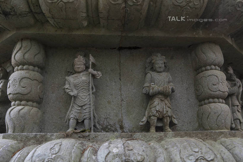 无人,寺庙,站,横图,室外,特写,白天,正面,民族服装,旅游,度假,名胜古迹,标志建筑,地标,建筑,静物,雕塑,中国,亚洲,节日,遗迹,艺术,装饰,雕刻,雕像,古迹,文化,文物,娱乐,建设,古建筑,浙江,石雕,浙江省,工艺品,庙宇,祈祷,站着,享受,休闲,健康,旅游胜地,放松,许愿,宗教,佛教,信仰,纪念,祈求,美术,主题,陈列,古文明,东亚,普陀区,普陀山,法雨禅寺,法雨寺,中华人民共和国,华东地区,浙,功能,美学,舟山,舟山市,释教,平安,站立,彩图,全身,传统服装,民俗服,庙,寺,海天佛国,shwf1