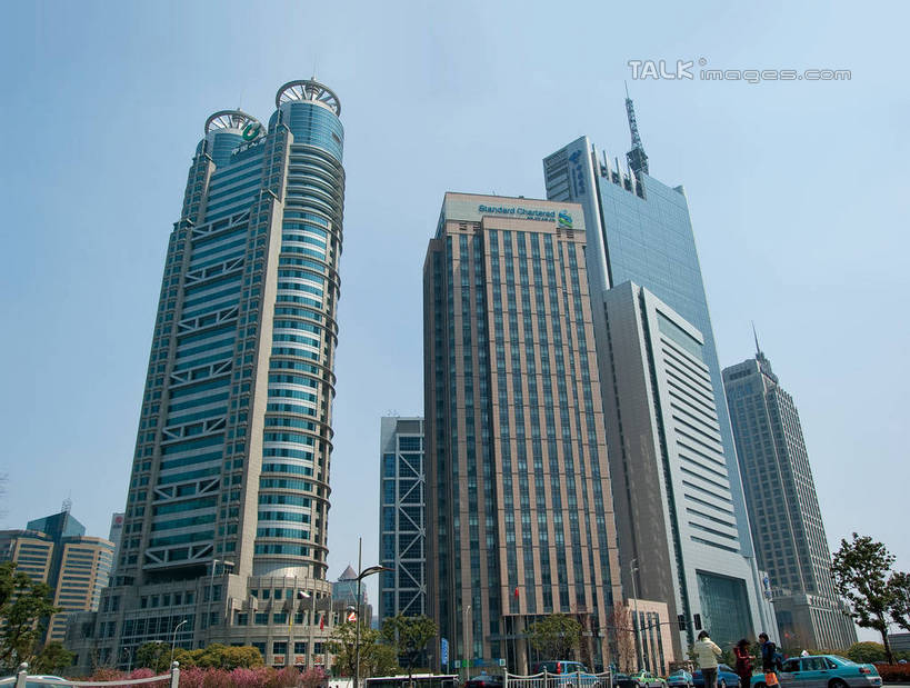 无人,高楼大厦,横图,室外,白天,仰视,度假,时尚,办公楼,美景,城市风光,标志建筑,城市,大厦,地标,建筑,摩天大楼,写字楼,上海,中国,亚洲,阴影,光线,影子,景观,云,云朵,建筑群,都市,云彩,娱乐,建设,现代,浦东,蓝色,白云,蓝天,天空,阳光,天,享受,休闲,商务楼,景色,放松,申,浦东新区,世纪大道,东亚,上海市,中华人民共和国,沪,华东地区,商业圈,金融大厦,中保大厦,彩图,低角度拍摄,大楼,高层建筑,高楼,摩天楼,商业中心,shwf1