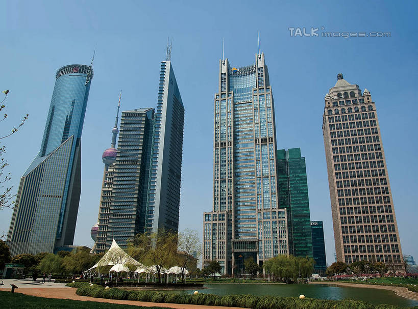 无人,高楼大厦,横图,室外,白天,仰视,度假,时尚,办公楼,美景,城市风光,标志建筑,城市,大厦,地标,建筑,摩天大楼,写字楼,上海,中国,亚洲,阴影,光线,影子,景观,云,云朵,建筑群,都市,云彩,娱乐,建设,现代,浦东,蓝色,白云,蓝天,天空,阳光,天,享受,休闲,商务楼,景色,放松,申,浦东新区,世纪大道,东亚,中心绿地,上海市,中华人民共和国,沪,华东地区,商业圈,陆家嘴绿地,上海陆家嘴中心绿地,彩图,低角度拍摄,大楼,高层建筑,高楼,摩天楼,商业中心,shwf1