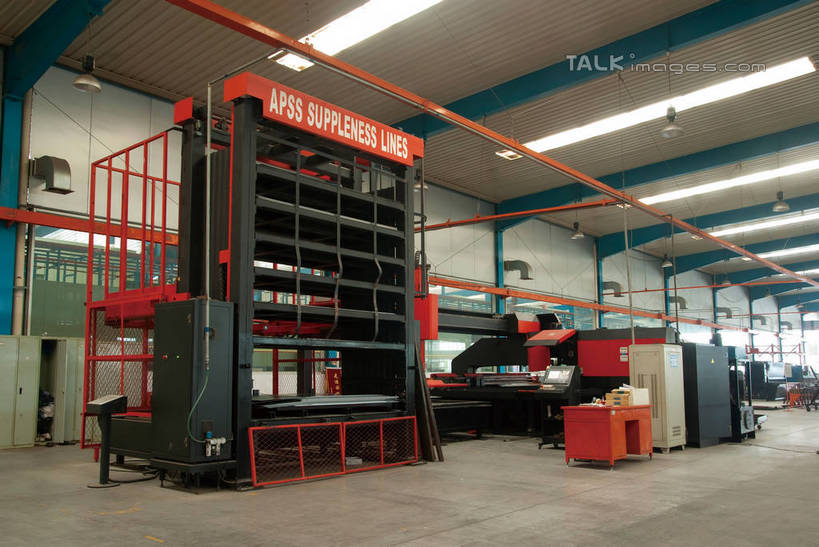 无人,工厂,横图,室内,白天,正面,车间,仪器,柜子,天花板,照明,中国,亚洲,空间,电器,墙,灯光,地面,设备,顶灯,墙壁,墙面,灯,橱柜,灯具,日光灯,照亮,厂房,照明设备,东亚,中华人民共和国,华北地区,河北,河北省,冀,秦皇岛,秦皇岛市,彩图,制造厂,shwf1