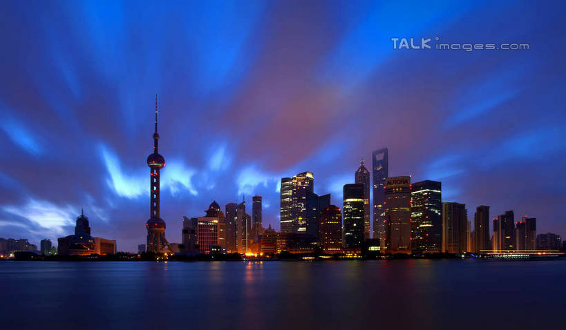 无人,高楼大厦,横图,全景,室外,白天,正面,度假,河流,美景,日落,水,天际线,城市风光,标志建筑,城市,大厦,地标,建筑,摩天大楼,上海,中国,亚洲,阴影,波纹,光线,影子,河水,景观,水流,晚霞,霞光,落日,灯光,涟漪,娱乐,建设,东方明珠,黄浦江,金茂大厦,浦东,倒影,水纹,天空,黄昏,外滩,波浪,天,享受,休闲,景色,彩霞,放松,环球金融中心,申,倒映,电视塔,柏悦酒店,国际贸易金融中心,合生国际大厦,花旗集团大厦,金融中心,陆家嘴,陆家嘴金融中心,浦东新区,上海环球金融中心,香格里拉酒店,震旦国际大楼,东亚,东方明珠电视塔,滨江大道,上海市,中华人民共和国,沪,华东地区,水晕,夕照,反照,薄暮,夕阳,彩图,傍晚,大楼,高层建筑,高楼,摩天楼,黄埔滩,上海外滩,外黄埔滩,斜阳,shyj1