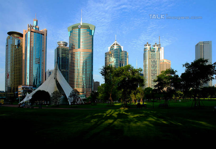 无人,高楼大厦,横图,全景,室外,白天,正面,度假,草地,草坪,美景,天际线,植物,城市风光,标志建筑,城市,大厦,地标,建筑,摩天大楼,上海,中国,亚洲,阴影,光线,影子,景观,云,云朵,云彩,娱乐,建设,浦东,草,树,树木,蓝色,绿色,白云,蓝天,天空,阳光,自然,天,享受,休闲,景色,放松,生长,晴朗,成长,申,金融中心,陆家嘴,陆家嘴金融贸易区,浦东新区,东亚,上海市,中华人民共和国,沪,华东地区,陆家嘴中心绿地,上海世界金融大厦,上海陆家嘴中心绿地,晴空,彩图,大楼,高层建筑,高楼,摩天楼,华夏银行大厦,世界金融大厦,shyj1