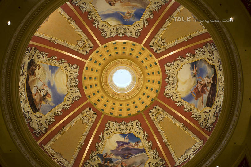 无人,宾馆,横图,室内,白天,仰视,旅游,度假,绘画,天花板,标志建筑,地标,建筑,澳门,中国,亚洲,艺术,装饰,墙,文化,娱乐,建设,壁画,墙壁,墙面,穹顶,享受,休闲,旅游胜地,放松,华丽,修饰,点缀,东亚,港澳台,中华人民共和国,衬托,美观,雅致,雅观,澳门特别行政区,澳,威尼斯人酒店,画画,彩图,低角度拍摄,客店,客栈,旅店,旅馆,旅舍,shylt1