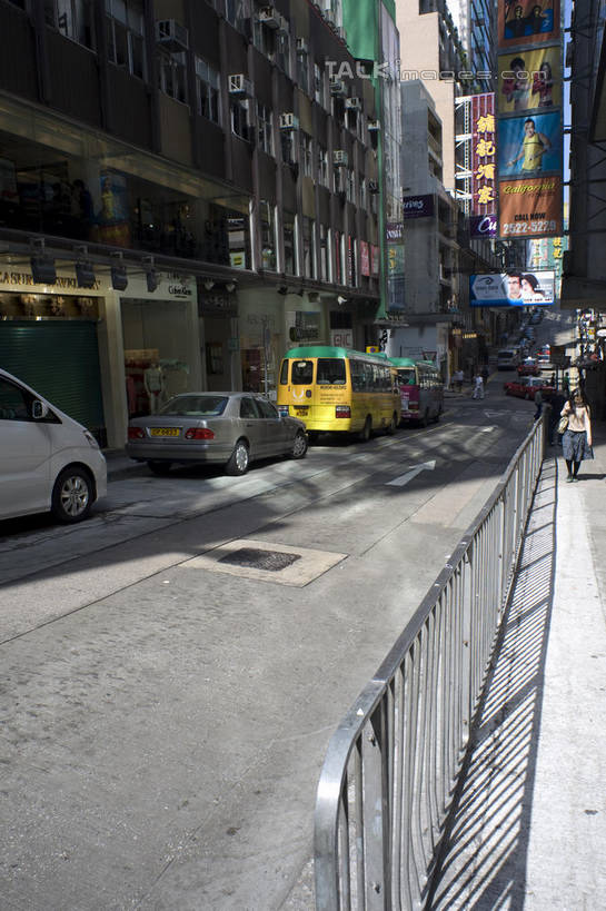 无人,家,竖图,室外,白天,正面,度假,美景,城市风光,城市,道路,路,公路,公共汽车,香港,中国,亚洲,阴影,光线,影子,房屋,屋子,景观,公寓,巴士,公交车,交通,娱乐,洋房,楼房,住宅,车,中环,阳光,交通工具,享受,休闲,景色,放松,港,载具,东亚,香港岛,香港特别行政区,港澳台,中华人民共和国,港岛,中西区,马路,彩图,房子,shylt1