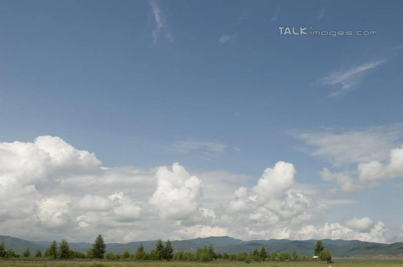 无人,横图,室外,白天,仰视,旅游,度假,草地,草坪,美景,山,山脉,树林,植物,丽江,中国,亚洲,阴影,光线,影子,景观,山峰,云,云朵,山峦,云彩,娱乐,云南,草,树,树木,拉市海,蓝色,绿色,白云,蓝天,天空,阳光,自然,群山,天,享受,休闲,景色,放松,生长,晴朗,成长,自然风光,东亚,云南省,中华人民共和国,西南地区,滇,丽江市,玉龙纳西族自治县,晴空,彩图,低角度拍摄,shylt1