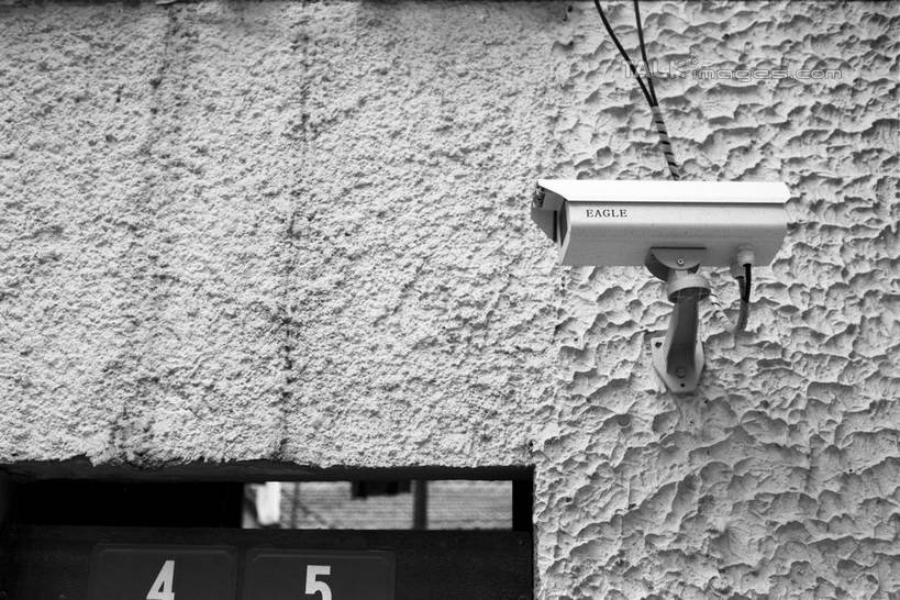 无人,横图,黑白,室外,特写,白天,仰视,显示器,上海,中国,亚洲,阴影,光线,屏幕,影子,墙,显示屏,墙壁,墙面,阳光,观察,申,察看,调查,监视器,监控,输出设备,考察,东亚,监控设备,上海市,中华人民共和国,沪,华东地区,观测,视察,监控设置,监控装备,低角度拍摄,shylt1