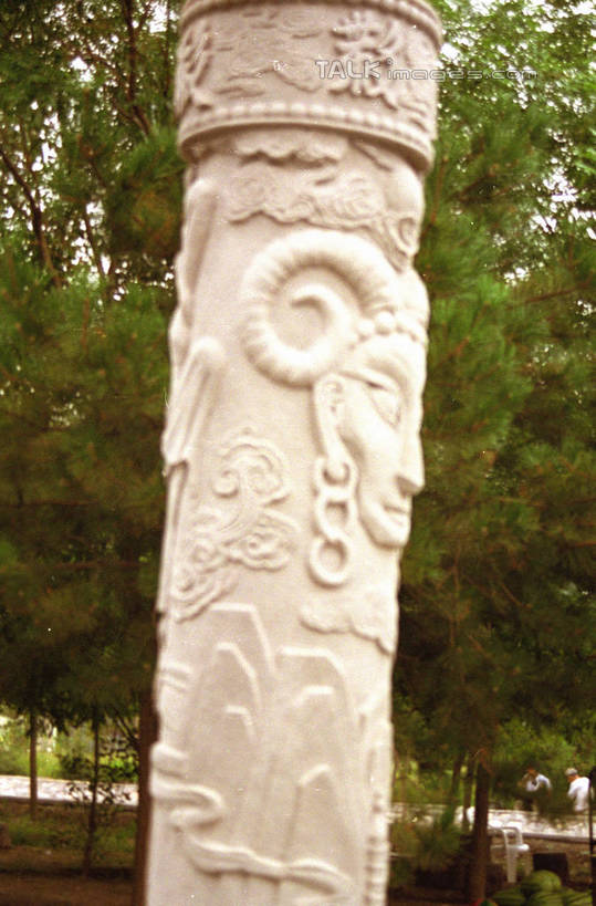 无人,竖图,室外,白天,正面,旅游,度假,名胜古迹,植物,标志建筑,地标,建筑,雕塑,中国,亚洲,阴影,遗迹,艺术,装饰,光线,雕刻,雕像,影子,柱子,古迹,文物,娱乐,建设,古建筑,树,树木,绿色,阳光,自然,工艺品,享受,休闲,旅游胜地,放松,生长,成长,纪念,美术,主题,陈列,古文明,东亚,宁夏,西夏王陵,银川,首府,中华人民共和国,功能,美学,西北地区,银川市,宁夏回族自治区,宁,图腾柱,彩图,贺兰山,西夏帝陵,shzwj1