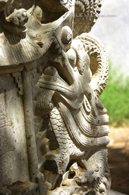 无人,竖图,室外,白天,仰视,旅游,度假,石头,名胜古迹,标志建筑,地标,建筑,中国,亚洲,阴影,遗迹,光线,石子,影子,塔,古迹,文物,娱乐,建设,古建筑,宝塔,佛塔,蓝色,蓝天,天空,阳光,天,享受,休闲,旅游胜地,放松,晴朗,古文明,东亚,宁夏,108塔,银川,万里无云,首府,中华人民共和国,西北地区,银川市,宁夏回族自治区,宁,浮图,浮屠,石块,晴空,晴空万里,彩图,低角度拍摄,塔婆,浮图塔,浮头,佛图,青铜峡拦河大坝,shzwj1