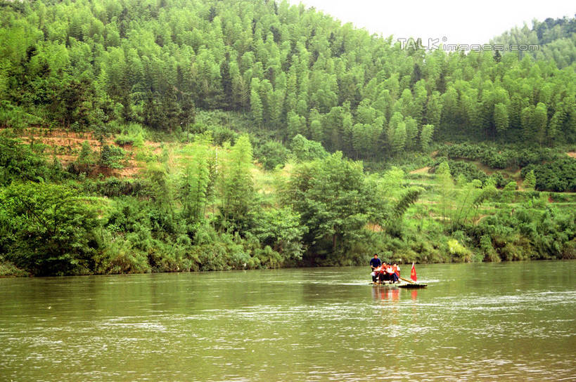 无人,横图,室外,白天,正面,旅游,度假,湖,湖泊,石头,美景,森林,山,山脉,树林,水,植物,船,中国,亚洲,阴影,波纹,光线,石子,影子,湖面,景观,山顶,山峰,水流,水面,木船,涟漪,山峦,娱乐,树,树木,绿色,倒影,水纹,阳光,自然,交通工具,波浪,湖水,群山,享受,休闲,景色,放松,生长,成长,倒映,舟,自然风光,载具,东亚,湖南,莨山,湖南省,中华人民共和国,水晕,华中地区,湘,邵阳,邵阳市,颠峰,极峰,反照,石块,彩图,新宁县,shzwj1