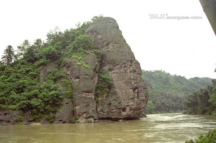无人,横图,室外,白天,正面,旅游,度假,河流,石头,美景,山,山脉,水,植物,中国,亚洲,阴影,波纹,光线,石子,影子,河水,景观,山顶,山峰,水流,涟漪,山峦,娱乐,树,树木,绿色,倒影,水纹,阳光,自然,波浪,群山,享受,休闲,景色,放松,生长,成长,倒映,自然风光,东亚,湖南,八角寨,湖南省,中华人民共和国,水晕,华中地区,湘,邵阳,邵阳市,颠峰,极峰,反照,石块,彩图,新宁县,shzwj1
