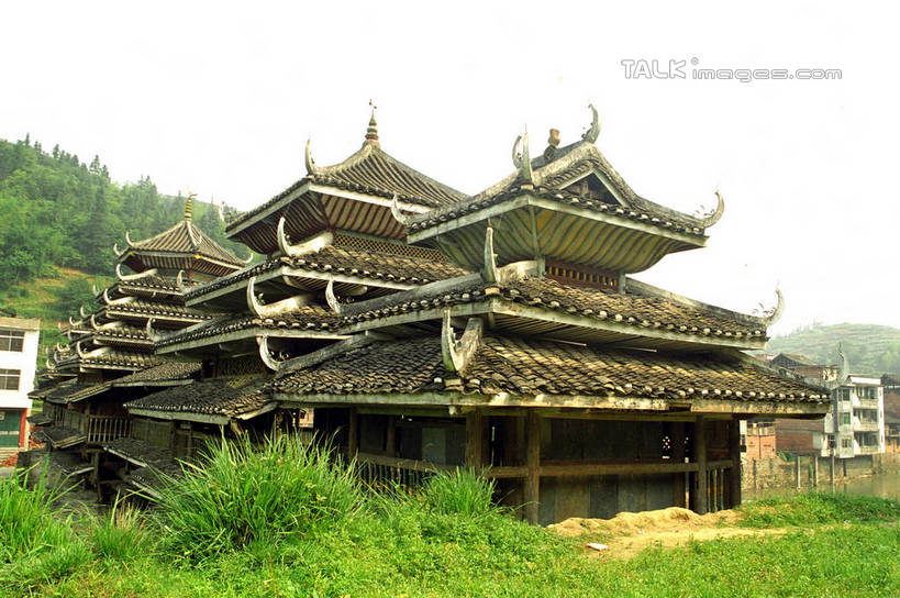 无人,横图,室外,白天,正面,旅游,度假,石头,美景,山,山脉,建筑,中国,亚洲,阴影,光线,石子,瓦片,影子,屋顶,景观,山顶,山峰,山峦,顶棚,瓦,娱乐,阳光,自然,群山,享受,休闲,景色,放松,建造,自然风光,东亚,屋瓦,湖南,湘西,湖南省,中华人民共和国,华中地区,湘,湘西州,湘西土家族苗族自治州,颠峰,极峰,石块,彩图,shzwj1