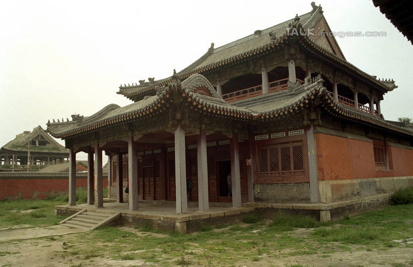 无人,家,横图,室外,白天,仰视,旅游,度假,草地,草坪,名胜古迹,植物,标志建筑,地标,建筑,中国,亚洲,遗迹,瓦片,房屋,屋顶,屋子,顶棚,瓦,古迹,文物,娱乐,建设,古建筑,楼房,住宅,草,绿色,享受,休闲,旅游胜地,放松,蒙,建造,古文明,东亚,屋瓦,内蒙古,锡林郭勒草原,中华人民共和国,华北地区,锡盟,锡林郭勒盟,内蒙古自治区,彩图,低角度拍摄,房子,shzwj1