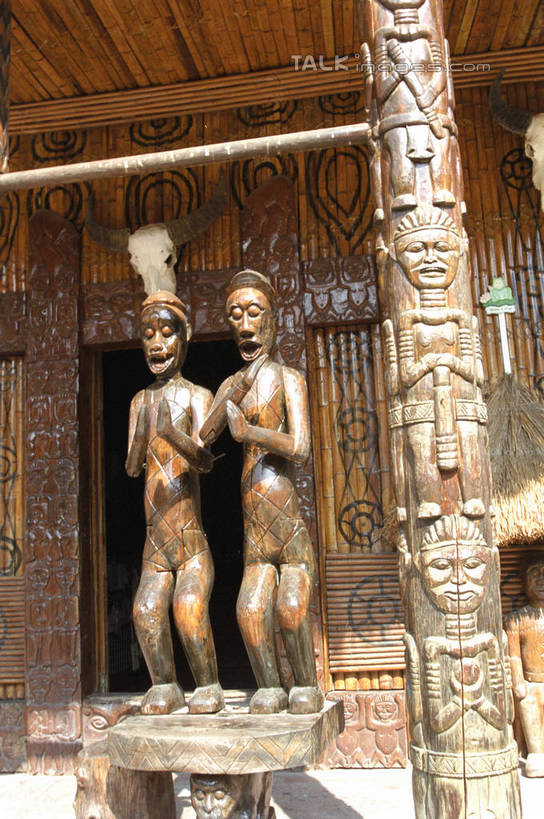 东方人,无人,两个人,游乐园,站,竖图,室外,白天,正面,度假,美景,城市风光,城市,游乐场,雕塑,深圳,中国,亚洲,艺术,装饰,雕刻,雕像,景观,黄种人,娱乐,工艺品,站着,享受,休闲,景色,放松,纪念,美术,主题,陈列,世界之窗,东亚,广东,广东省,中华人民共和国,华南地区,功能,美学,粤,乐园,深圳市,主题公园,男人,男性,年轻男性,年轻女性,女人,女性,亚洲人,站立,彩图,全身,人造公园,主题乐园,南山区,shzwj1