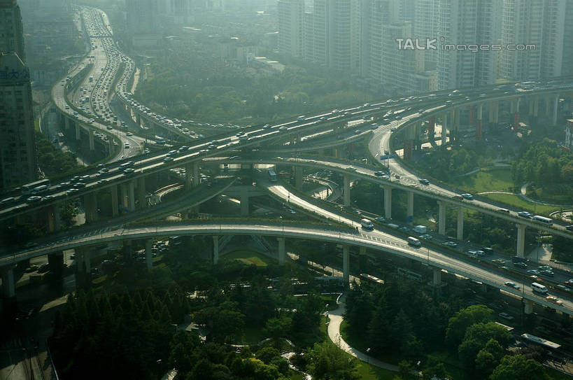 无人,高楼大厦,横图,俯视,航拍,室外,白天,度假,草地,草坪,日出,美景,树林,太阳,植物,雾,城市风光,城市,大厦,道路,建筑,路,摩天大楼,公路,上海,中国,亚洲,阴影,朦胧,模糊,光线,影子,景观,高架,交通,朝霞,晨曦,黎明,娱乐,草,树,树木,绿色,阳光,自然,外滩,享受,休闲,景色,放松,生长,成长,虹桥机场,申,迷雾,鸟瞰,高架桥,黄浦区,东亚,长宁区,上海市,高架道路,跨线桥,中华人民共和国,沪,华东地区,虹桥路,上海虹桥国际机场,朝阳,大雾,彩图,高角度拍摄,卯时,破晓,日始,大楼,高层建筑,高楼,摩天楼,上海延安高架路,shzxz1