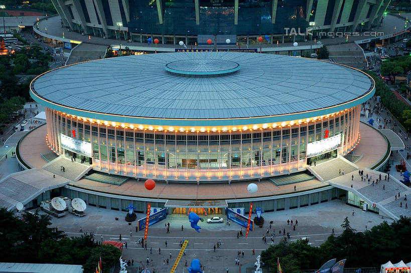 无人,体育馆,运动场,横图,俯视,室外,白天,度假,美景,日落,植物,城市风光,标志建筑,城市,地标,建筑,上海,中国,亚洲,阴影,光线,影子,景观,晚霞,霞光,落日,建筑群,灯光,娱乐,建设,体育场,树,树木,绿色,自然,黄昏,享受,休闲,景色,彩霞,放松,生长,成长,申,东亚,上海体育馆,徐汇区,上海大舞台,上海市,中华人民共和国,沪,华东地区,运动馆,夕照,薄暮,夕阳,彩图,高角度拍摄,傍晚,万人体育馆,斜阳,shzxz1