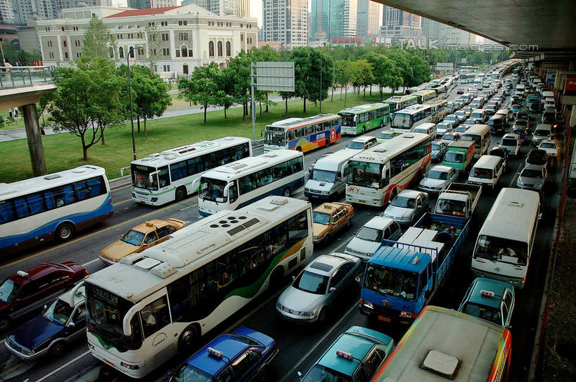 无人,高楼大厦,横图,俯视,室外,白天,度假,草地,草坪,美景,植物,城市风光,城市,大桥,大厦,道路,建筑,路,摩天大楼,桥梁,公路,公共汽车,一排,许多,整齐,并列,并排,景观,高架,桥,巴士,公交车,交通,很多,拥堵,拥挤,娱乐,车,草,树,树木,排列,绿色,自然,交通工具,享受,休闲,景色,放松,生长,成长,堵车,塞车,队列,载具,平行,高架桥,高架道路,跨线桥,马路,彩图,高角度拍摄,大楼,高层建筑,高楼,摩天楼,shzxz1