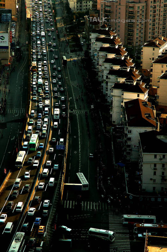 无人,高楼大厦,竖图,俯视,航拍,室外,白天,度假,美景,城市风光,标志建筑,城市,大桥,大厦,道路,地标,建筑,路,摩天大楼,桥梁,公路,汽车,上海,中国,亚洲,许多,景观,高架,建筑群,桥,分界线,停车线,交通,很多,娱乐,建设,车,交通工具,轿车,外滩,享受,休闲,景色,放松,车行道,车行道分界线,虹桥机场,申,鸟瞰,载具,标线,高架桥,黄浦区,东亚,车行线,长宁区,上海市,高架道路,跨线桥,中华人民共和国,沪,华东地区,虹桥路,上海虹桥国际机场,马路,彩图,高角度拍摄,大楼,高层建筑,高楼,摩天楼,上海延安高架路,shzxz1