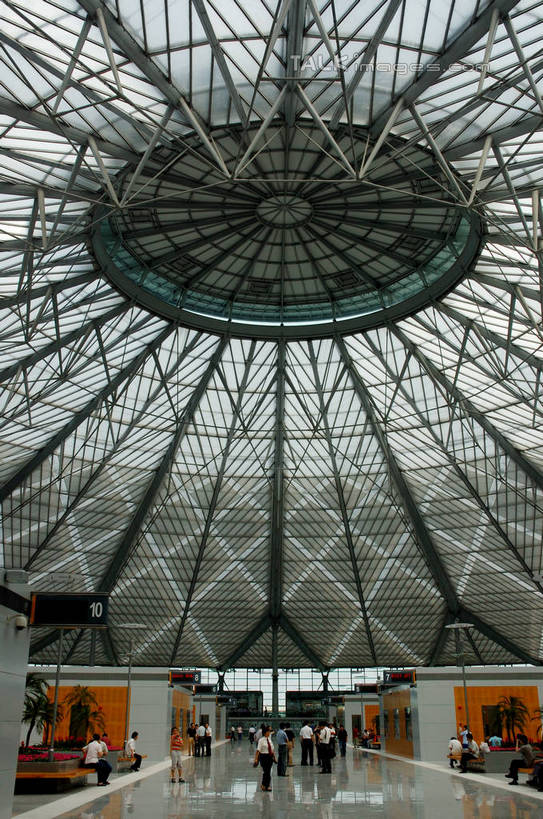 无人,火车站,竖图,室内,白天,仰视,度假,美景,植物,窗户,城市风光,城市,上海,中国,亚洲,盆栽,支架,天窗,景观,盆景,娱乐,玻璃窗,架子,脚手架,施工,绿色,自然,享受,休闲,景色,放松,生长,成长,支撑,固定,申,东亚,徐汇区,上海南站,上海市,中华人民共和国,沪,华东地区,彩图,低角度拍摄,铁路车站,铁路站,稳固,shzxz1