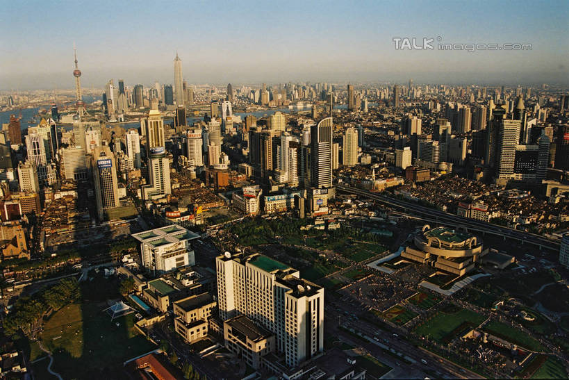 无人,博物馆,高楼大厦,横图,全景,俯视,航拍,室外,白天,度假,美景,天际线,城市风光,标志建筑,城市,大厦,地标,建筑,剧院,摩天大楼,上海,中国,亚洲,阴影,研究,光线,影子,景观,云,云朵,建筑群,教育,云彩,娱乐,建设,蓝色,白云,蓝天,天空,阳光,人民广场,天,享受,休闲,景色,放松,上海博物馆,上海城市规划馆,上海大剧院,上海自然博物馆,晴朗,展览,申,鸟瞰,欣赏,陈列,黄浦区,东亚,延安东路,上海城市规划展示馆,上海市,中华人民共和国,沪,华东地区,典藏,上海人民广场,晴空,彩图,高角度拍摄,大楼,高层建筑,高楼,剧场,摩天楼,shzxz1