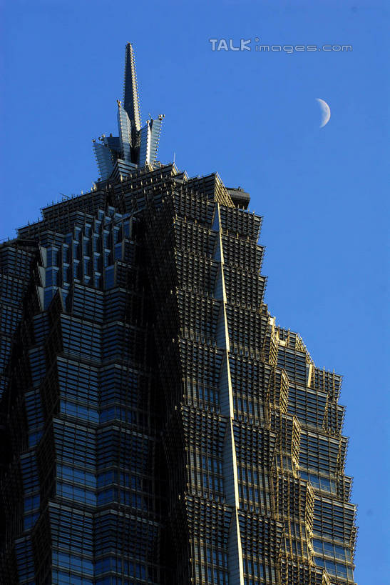 无人,高楼大厦,竖图,室外,夜晚,仰视,度假,美景,城市风光,标志建筑,城市,大厦,地标,建筑,摩天大楼,上海,中国,亚洲,景观,月亮,月光,娱乐,建设,金茂大厦,浦东,蓝色,蓝天,天空,天,享受,休闲,景色,放松,明亮,申,金融中心,陆家嘴,陆家嘴金融贸易区,浦东新区,东亚,上海市,中华人民共和国,沪,华东地区,皎洁,金茂大楼,彩图,低角度拍摄,大楼,高层建筑,高楼,摩天楼,shzxz1