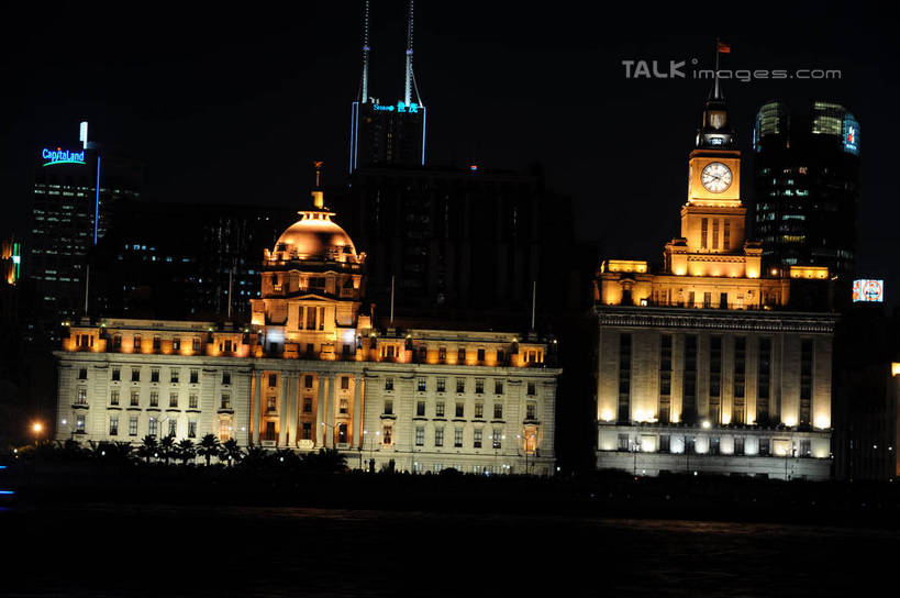 无人,高楼大厦,横图,全景,彩色,室外,夜晚,正面,度假,河流,美景,水,天际线,城市风光,标志建筑,城市,大厦,地标,建筑,摩天大楼,霓虹灯,上海,中国,亚洲,阴影,光线,影子,河水,景观,水流,建筑群,灯光,七彩,娱乐,光源,建设,黄浦江,霓虹,灯,外滩,享受,休闲,景色,放松,申,照明设备,黄浦区,东亚,浦东发展银行大楼,上海海关大楼,海关大楼,中山东一路,上海市,中华人民共和国,沪,华东地区,氖灯,彩图,大楼,高层建筑,高楼,摩天楼,黄埔滩,上海外滩,外黄埔滩,shzxz1