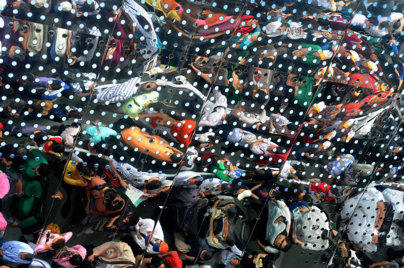 东方人,站,横图,俯视,室外,白天,度假,美景,窗户,城市风光,城市,上海,中国,亚洲,行人,游客,游人,服装,景观,许多人,休闲装,黄种人,娱乐,路人,旅客,玻璃窗,衣服,站着,一群人,享受,休闲,休闲服,上海世博馆,世博馆,上海世博会,世博,世博会,景色,放松,服饰,展览,申,东亚,世博园,世界博览会,上海市,中华人民共和国,沪,华东地区,过客,展览会,男人,男性,年轻男性,年轻女性,女人,女性,亚洲人,站立,半身,彩图,高角度拍摄,万国博览会,博览会,shzxz1