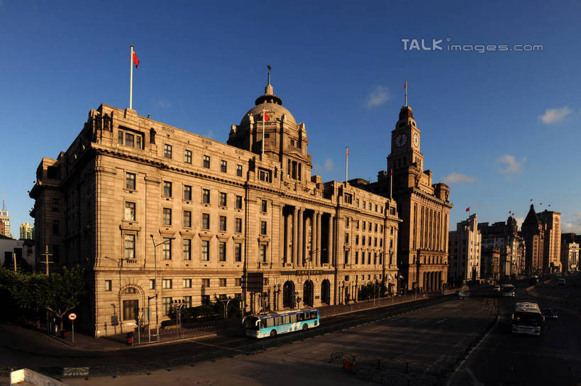 无人,餐厅,高楼大厦,横图,室外,白天,正面,度假,美景,植物,城市风光,标志建筑,城市,大厦,地标,建筑,摩天大楼,上海,中国,亚洲,阴影,光线,影子,景观,云,云朵,云彩,娱乐,建设,黄浦江,树,树木,蓝色,绿色,白云,蓝天,天空,阳光,自然,外滩,天,享受,休闲,景色,放松,南京东路,生长,晴朗,成长,申,和平饭店,黄浦区,东亚,浦东发展银行大楼,上海海关大楼,友邦大厦,海关大楼,沙逊大厦,中山东一路,上海市,中华人民共和国,沪,华东地区,晴空,彩图,餐馆,大楼,饭店,饭馆,高层建筑,高楼,摩天楼,黄埔滩,上海外滩,外黄埔滩,shzxz1