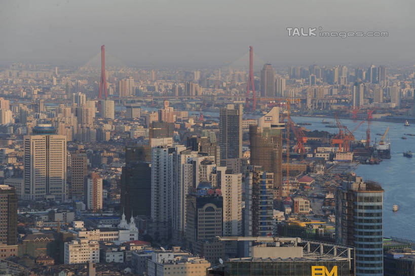 无人,家,高楼大厦,码头,横图,全景,俯视,航拍,室外,白天,度假,河流,美景,日落,水,天际线,城市风光,标志建筑,城市,大桥,大厦,地标,港口,建筑,立交桥,轮船,摩天大楼,桥梁,船,上海,中国,亚洲,阴影,光线,影子,房屋,屋子,河水,景观,水流,晚霞,霞光,落日,高架,公寓,斜拉桥,桥,娱乐,建设,黄浦江,洋房,楼房,住宅,蓝色,蓝天,天空,阳光,黄昏,交通工具,天,享受,休闲,景色,彩霞,放松,杨浦大桥,晴朗,申,鸟瞰,载具,杨浦区,东亚,上海市,万里无云,中华人民共和国,沪,华东地区,夕照,薄暮,晴空,晴空万里,夕阳,彩图,高角度拍摄,傍晚,房子,摆渡口,埠头,大楼,渡口,渡头,港湾,高层建筑,高楼,海港,货运码头,口岸,摩天楼,商港,宁国路,春申江,斜阳,shzxz1