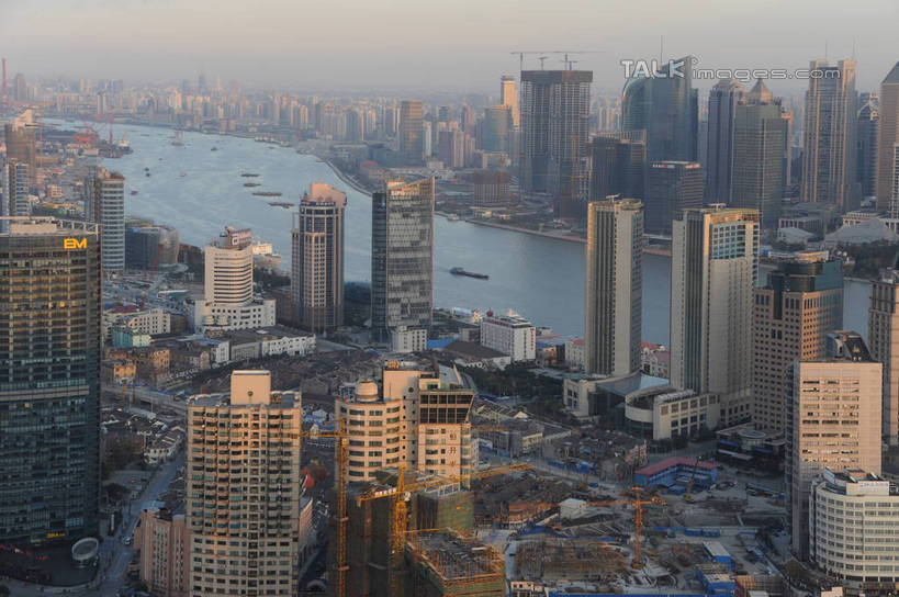 无人,家,高楼大厦,码头,横图,全景,俯视,航拍,室外,白天,度假,河流,美景,日落,水,天际线,城市风光,标志建筑,城市,大桥,大厦,地标,港口,建筑,立交桥,轮船,摩天大楼,桥梁,船,上海,中国,亚洲,阴影,光线,影子,房屋,屋子,河水,景观,水流,晚霞,霞光,落日,高架,公寓,斜拉桥,桥,娱乐,建设,黄浦江,洋房,楼房,住宅,蓝色,蓝天,天空,阳光,黄昏,交通工具,天,享受,休闲,景色,彩霞,放松,杨浦大桥,晴朗,申,鸟瞰,载具,杨浦区,东亚,上海市,万里无云,中华人民共和国,沪,华东地区,夕照,薄暮,晴空,晴空万里,夕阳,彩图,高角度拍摄,傍晚,房子,摆渡口,埠头,大楼,渡口,渡头,港湾,高层建筑,高楼,海港,货运码头,口岸,摩天楼,商港,宁国路,春申江,斜阳,shzxz1